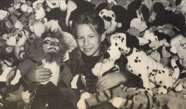 Shopping with Jonathan Taylor Thomas - Page 13 - Insert 3