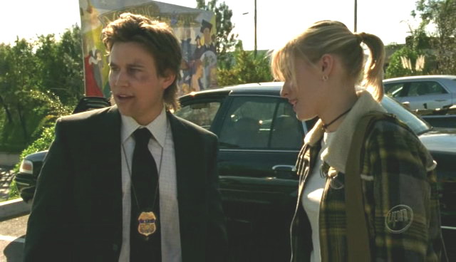 Screen captures from Veronica Mars episode titled Weapons of Class Destruction