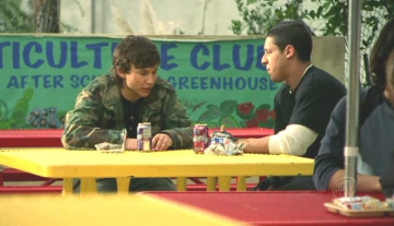 Screen captures from Veronica Mars episode titled Weapons of Class Destruction