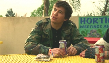 Screen captures from Veronica Mars episode titled Weapons of Class Destruction