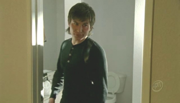 Screen captures from Veronica Mars episode titled Weapons of Class Destruction
