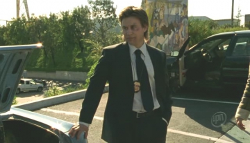 Screen captures from Veronica Mars episode titled Weapons of Class Destruction